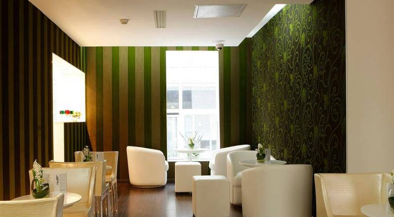 Le Quartier Bercy-Square, Paris