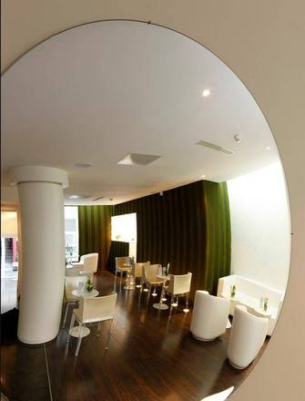 Le Quartier Bercy-Square, Paris